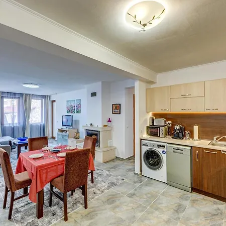 Bright And Spacious 2-bdr With Balcony By Flat Mаnager Daire