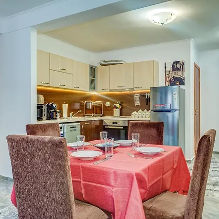 Daire Bright And Spacious 2-bdr With Balcony By Flat Mаnager