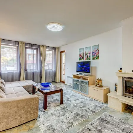 Lejlighed Bright And Spacious 2-bdr With Balcony By Flat Mаnager *
