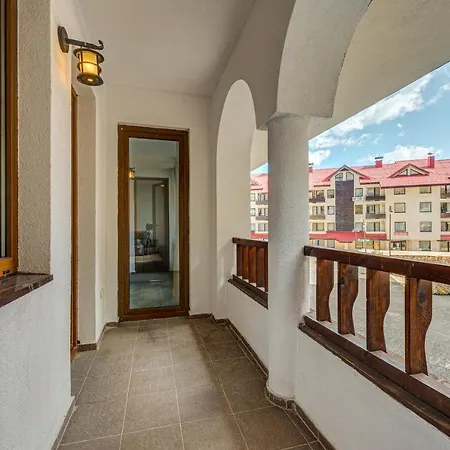 Daire Bright And Spacious 2-bdr With Balcony By Flat Mаnager