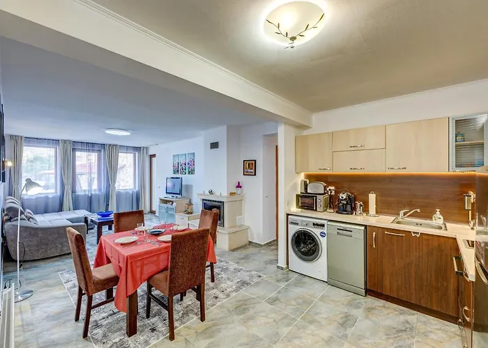 Bright And Spacious 2-bdr With Balcony By Flat Mаnager Apartment