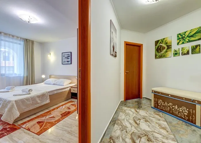 Bright And Spacious 2-bdr With Balcony By Flat Mаnager Daire